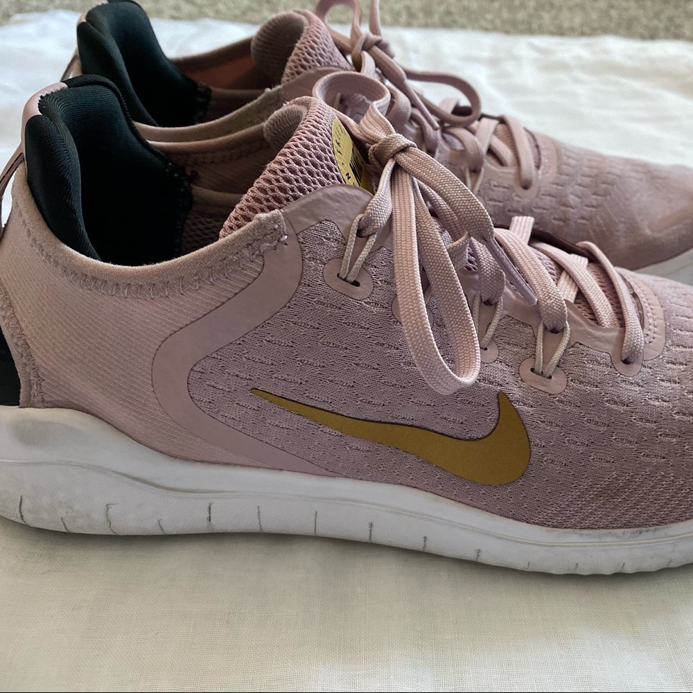 Nike FREE Running Shoe Women
